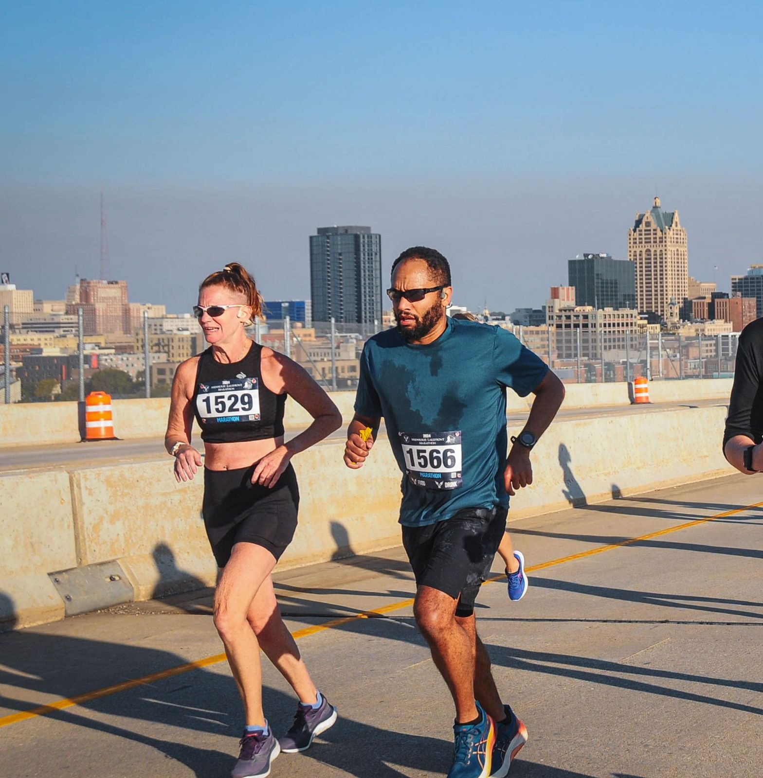 Foundational Fitness strength and conditioning head coach liz runs a marathon with her cousin